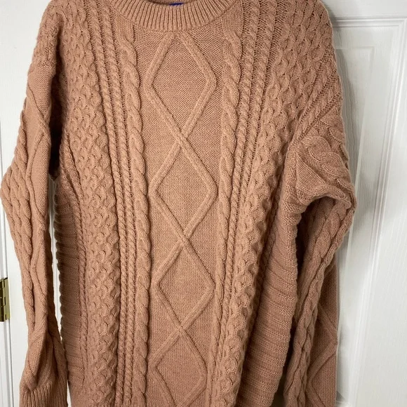 NWT Aelfric Eden Cable Knit Crewneck Sweater - Pink Mauve - Picture 4 of 9